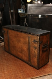 meuble ancien d'atelier